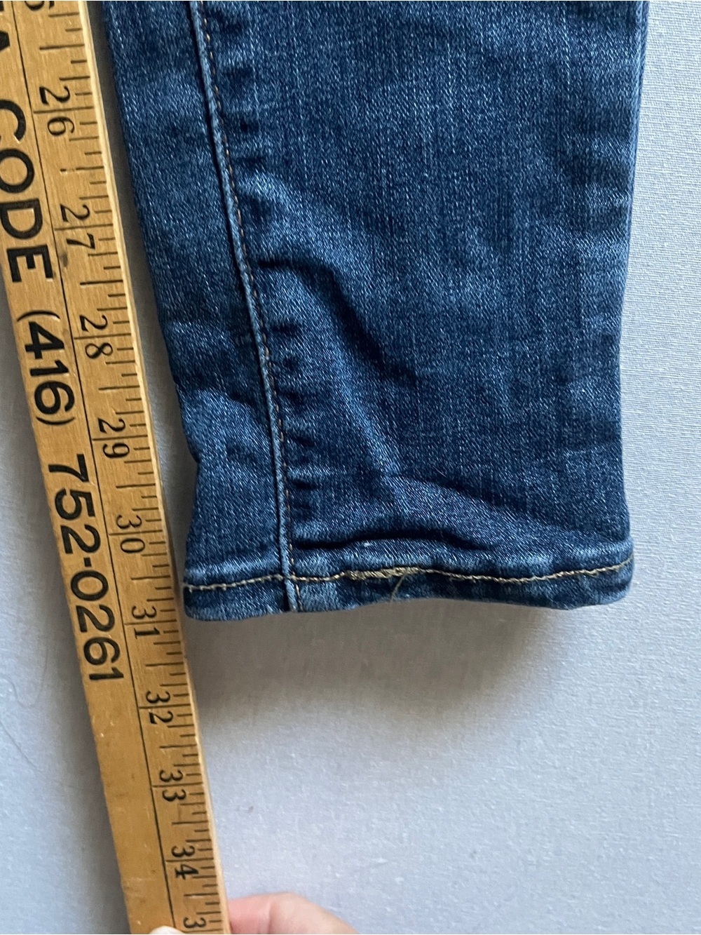 Levi's Women's Super Skinny Distressed Jeans Sz 27 - Picture 8 of 11